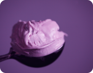 Image of a scoop with purple ice cream pasta